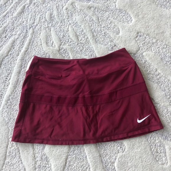 Nike Tennis Golf skirt in burgundy
